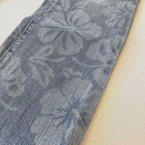 Michael Kors Floral Embossed Capri Jean Women 26 |Polished Comfort Everyday Glam - Picture 3 of 6